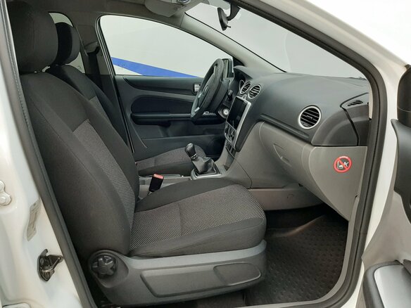 2011 Ford Focus II Рестайлинг, белый, 549000 рублей - вид 10