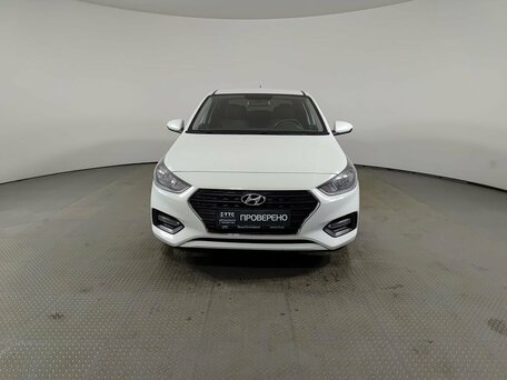 2019 Hyundai Solaris II, белый, 1043250 рублей, вид 2