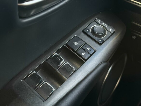 2019 Lexus NX 300 I Рестайлинг, чёрный, 3370000 рублей - вид 13