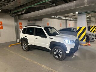 2024 Lada (ВАЗ) Niva Travel I, белый, 1000000 рублей, вид 3