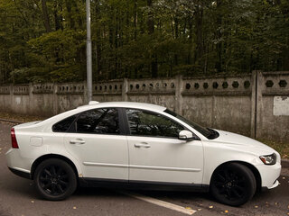 2008 Volvo S40 II Рестайлинг, белый, 490000 рублей, вид 3