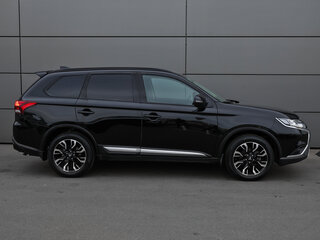 2022 Mitsubishi Outlander III Рестайлинг 3, чёрный, 2198000 рублей, вид 4