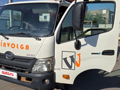2012 Toyota Hino, белый, 3600000 рублей, вид 5