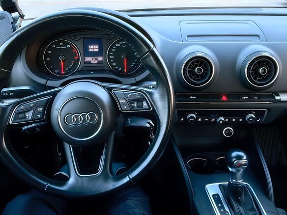 2020 Audi A3 III (8V) Рестайлинг, чёрный, 2299000 рублей - вид 10