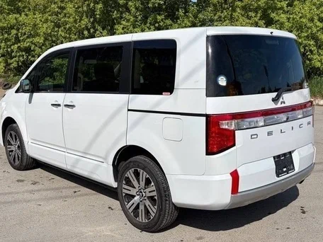 2023 Mitsubishi Delica D:5 I Рестайлинг, белый, 3030000 рублей, вид 4