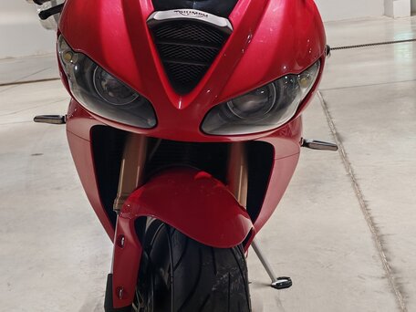 2010 Triumph Daytona 675, красный, 760000 рублей, вид 1