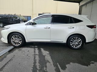 2017 Toyota Harrier III (XU60) Рестайлинг, белый, 1900000 рублей, вид 2