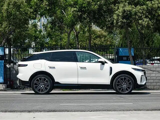 2025 Voyah Courage 81 kWh I Рестайлинг, белый, 5850206 рублей, вид 3