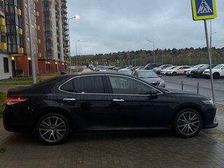 2022 Toyota Camry VIII (XV70) Рестайлинг, чёрный, 3420000 рублей, вид 5