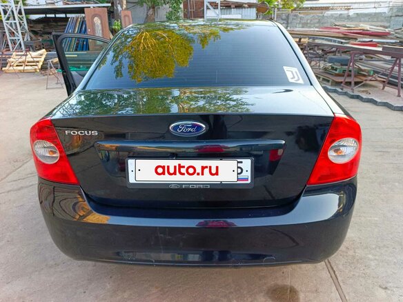 2010 Ford Focus II Рестайлинг, чёрный, 665000 рублей - вид 2