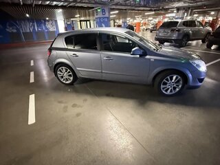 2011 Opel Astra H Рестайлинг, серебристый, 420000 рублей, вид 3