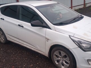 2015 Hyundai Solaris I Рестайлинг, белый, 550000 рублей, вид 3