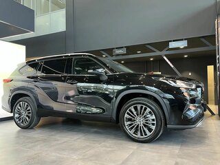 2026 Toyota Highlander IV (XU70), чёрный, 5499900 рублей, вид 4