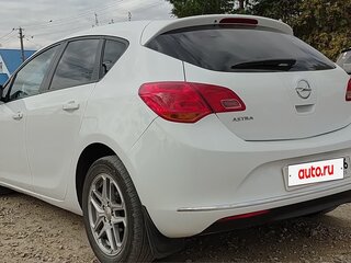2013 Opel Astra J Рестайлинг, белый, 830000 рублей, вид 5