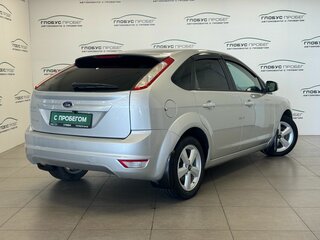 2011 Ford Focus II Рестайлинг, серебристый, 765000 рублей, вид 2