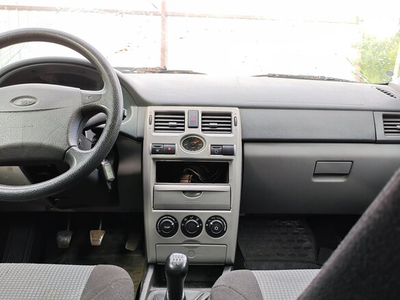 2010 Lada (ВАЗ) Priora I, серебристый - вид 1