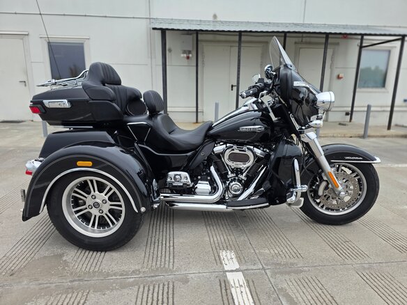2017 Harley-Davidson Tri Glide, чёрный, 2799000 рублей - вид 25