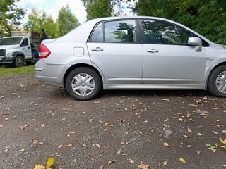 2011 Nissan Tiida I Рестайлинг, серебристый, 370000 рублей, вид 1