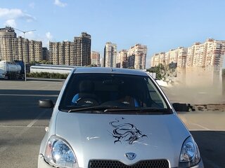 1999 Toyota Vitz I (P10), серебристый, 360000 рублей, вид 3