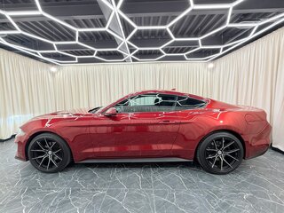 2020 Ford Mustang VI Рестайлинг, красный, 3449900 рублей, вид 3