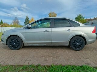 2010 Ford Focus II Рестайлинг, серебристый, 400000 рублей, вид 2