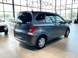 2010 Honda Freed I, серый, 950000 рублей, вид 4