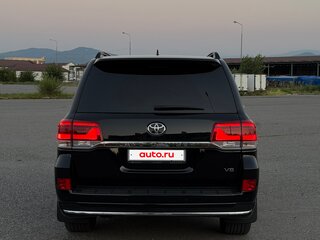 2017 Toyota Land Cruiser 200 Series Рестайлинг 2, чёрный, 6650000 рублей, вид 5