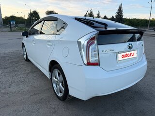 2013 Toyota Prius III Рестайлинг (XW30), белый, 1100000 рублей, вид 4