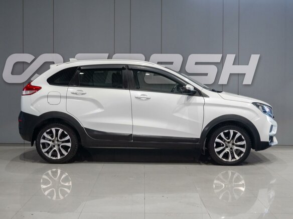 2018 Lada (ВАЗ) XRAY Cross I, белый, 1199000 рублей - вид 4