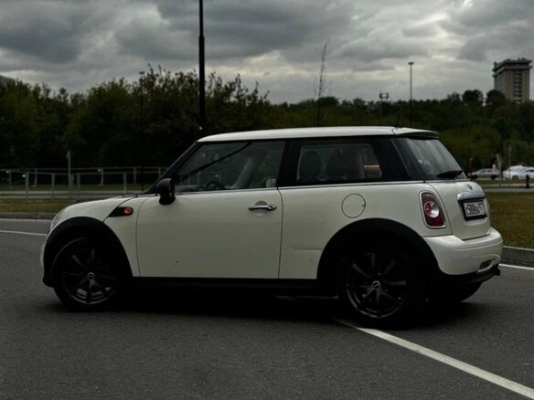 2011 Mini Hatch One II (R56) Рестайлинг, белый, 615000 рублей - вид 5