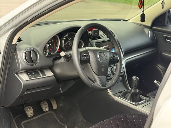 2011 Mazda 6 II (GH) Рестайлинг, серебристый, 1180000 рублей - вид 17