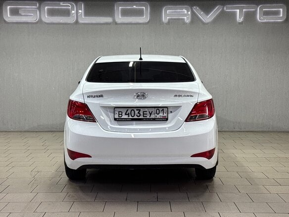 2014 Hyundai Solaris I Рестайлинг, белый, 650000 рублей - вид 5
