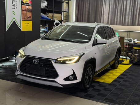 2021 Toyota Yaris L X XP150 Рестайлинг, белый, 1550000 рублей, вид 1