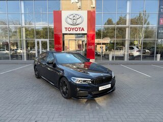2019 BMW 5 серии 530d xDrive VII (G30/G31/G38), чёрный, 4690000 рублей, вид 3