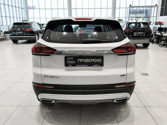 2023 Geely Atlas Pro, белый, 1800000 рублей - вид 5