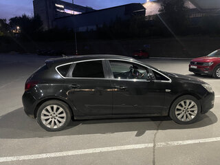 2011 Opel Astra J, чёрный, 360000 рублей, вид 1