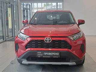 2021 Toyota RAV4 V (XA50), красный, 2649000 рублей, вид 2