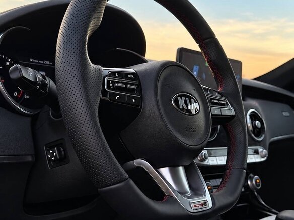 2021 Kia Stinger I Рестайлинг, серый, 3419000 рублей - вид 19