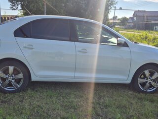 2018 Skoda Rapid I Рестайлинг, белый, 850000 рублей, вид 3