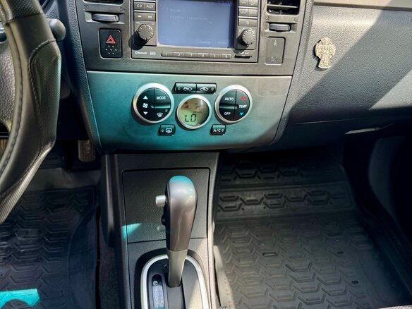2011 Nissan Tiida I Рестайлинг, коричневый - вид 14