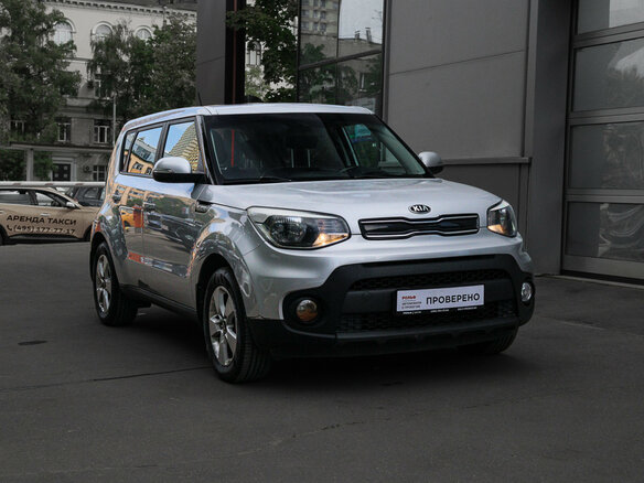 2018 Kia Soul II Рестайлинг, серый - вид 2