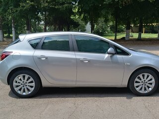 2012 Opel Astra J, серебристый, 750000 рублей, вид 4