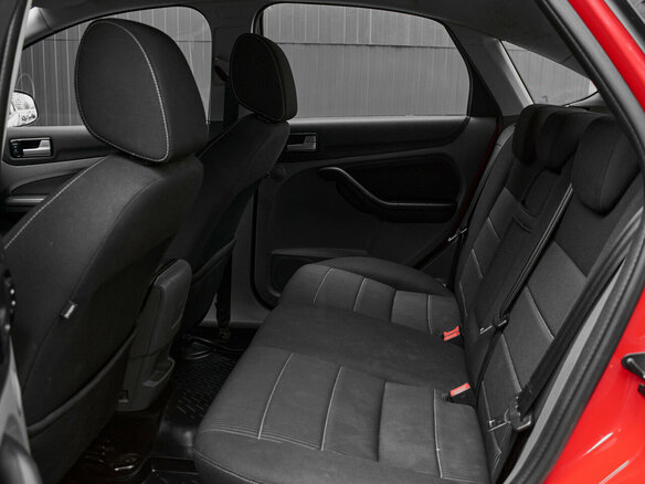 2011 Ford Focus II Рестайлинг, красный, 600000 рублей - вид 18