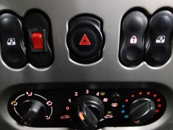 2013 Renault Sandero I, красный, 532000 рублей - вид 16