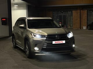 2016 Toyota Highlander III (XU50), бежевый, 3090000 рублей, вид 3
