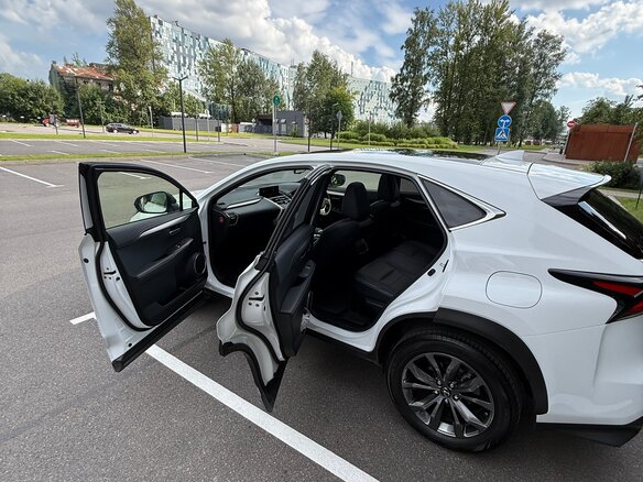 2020 Lexus NX 300 I Рестайлинг, белый, 4250000 рублей - вид 9