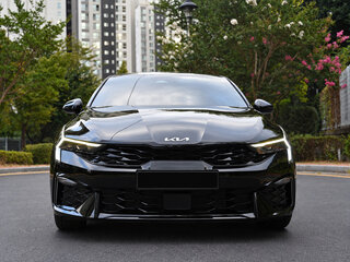 2023 Kia K5 III Рестайлинг, чёрный, 2660000 рублей, вид 2