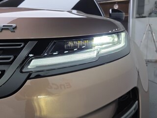 2026 Land Rover Range Rover Evoque II Рестайлинг, коричневый, 6400000 рублей, вид 2