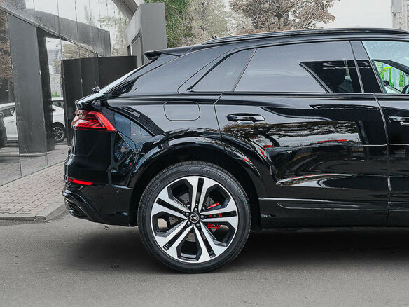 2020 Audi Q8 55 TFSI I (4M), чёрный, 6000000 рублей - вид 7