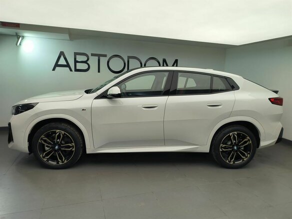 2025 BMW X2 xDrive25i II (U10), белый - вид 5